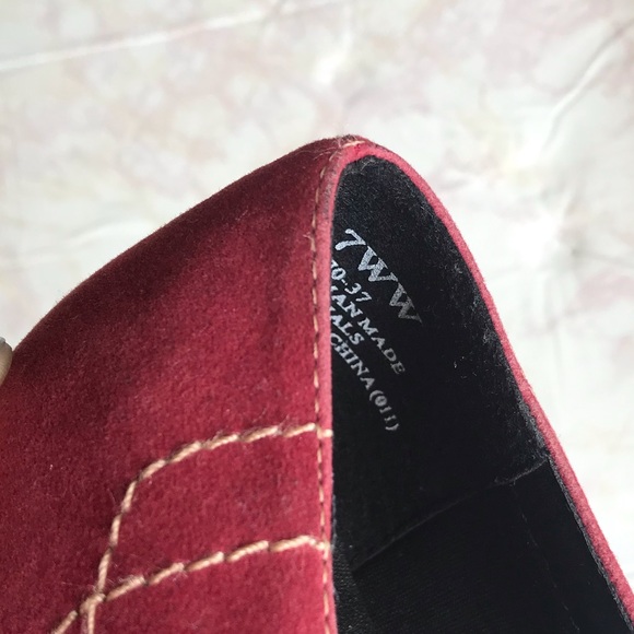 Red Women's Flats - Picture 8 of 8